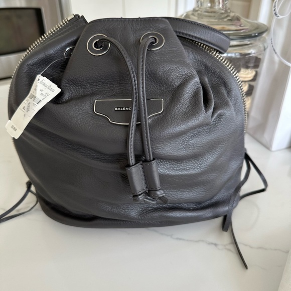 NWT Balenciaga charcoal grey bag comes with duster bag too - Picture 2 of 7